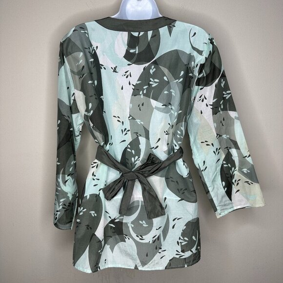 NWOT Cadeau Maternity Leaf Abstract Blouse Silk Blend in Shades of Green Size M - Picture 4 of 9